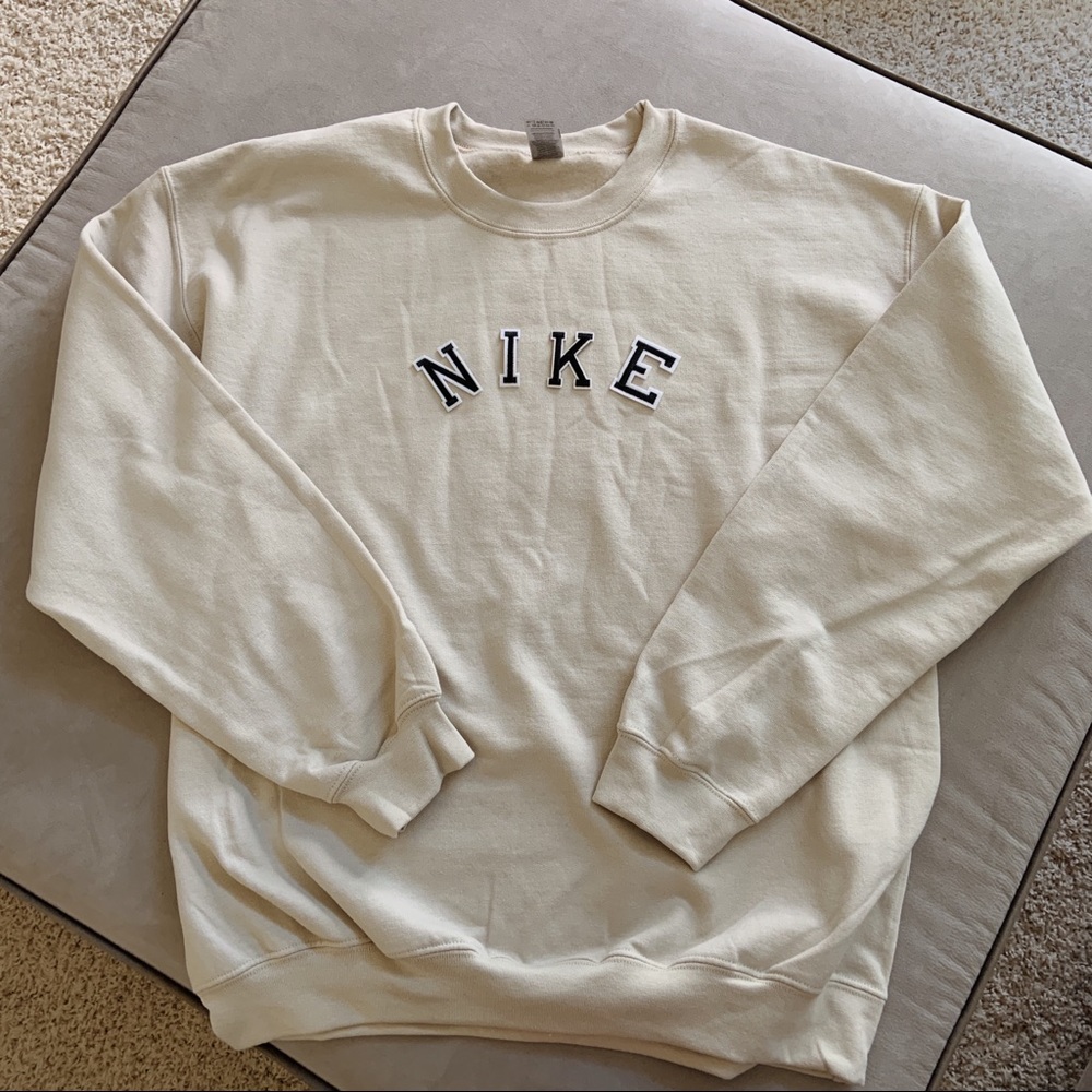 nike beige crewneck 🤍 - Picture 11 of 13